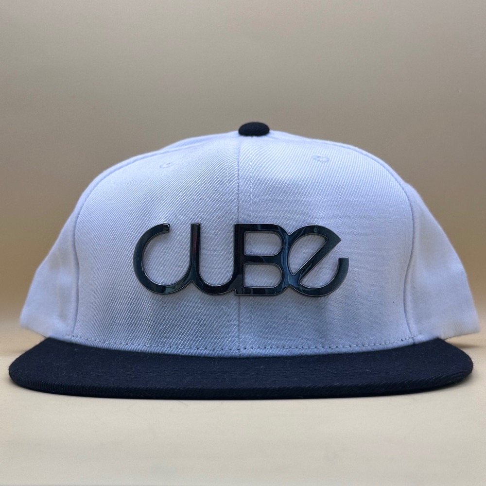 کلاه کپ اسنپ بک وارداتی سفید مدل CUBE